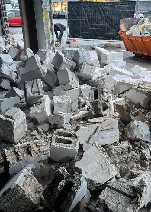 F9817A15-C208-40C0-905F-C928576850DE